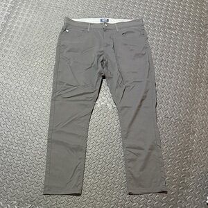 Chaps Men’s Charcoal Slim Straight Leg Nylon Pants 34x30